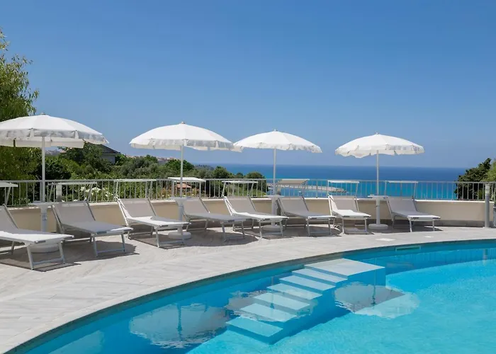 Borgo Degli Dei - Poseidone 게스트하우스 4*