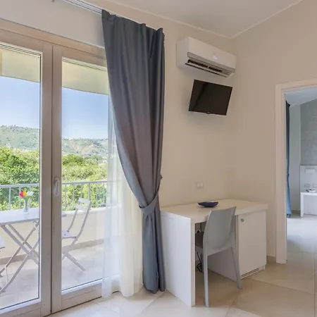 Borgo Degli Dei - Poseidone 게스트하우스 파르겔리아