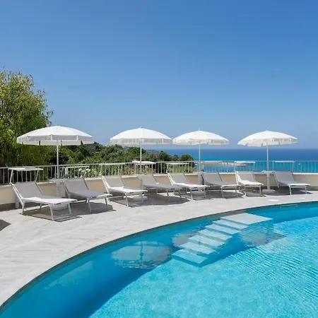 Borgo Degli Dei - Poseidone 게스트하우스 4*