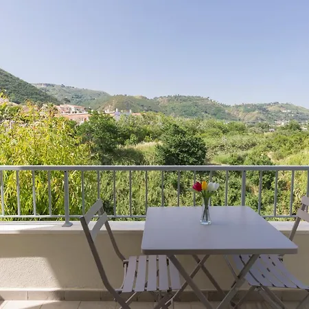 Borgo Degli Dei - Poseidone Гостевой дом Паргелия