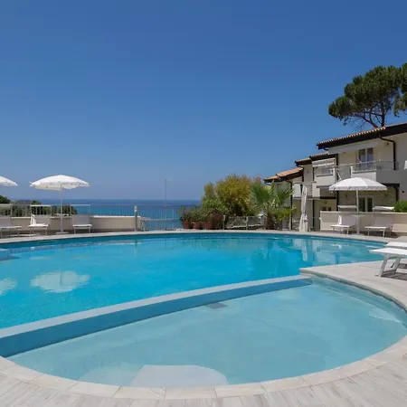 Borgo Degli Dei - Poseidone 4*