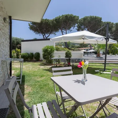 Borgo Degli Dei - Poseidone 게스트하우스 4*