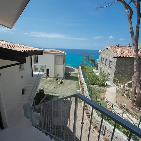 Borgo Degli Dei - Poseidone Гостевой дом Паргелия